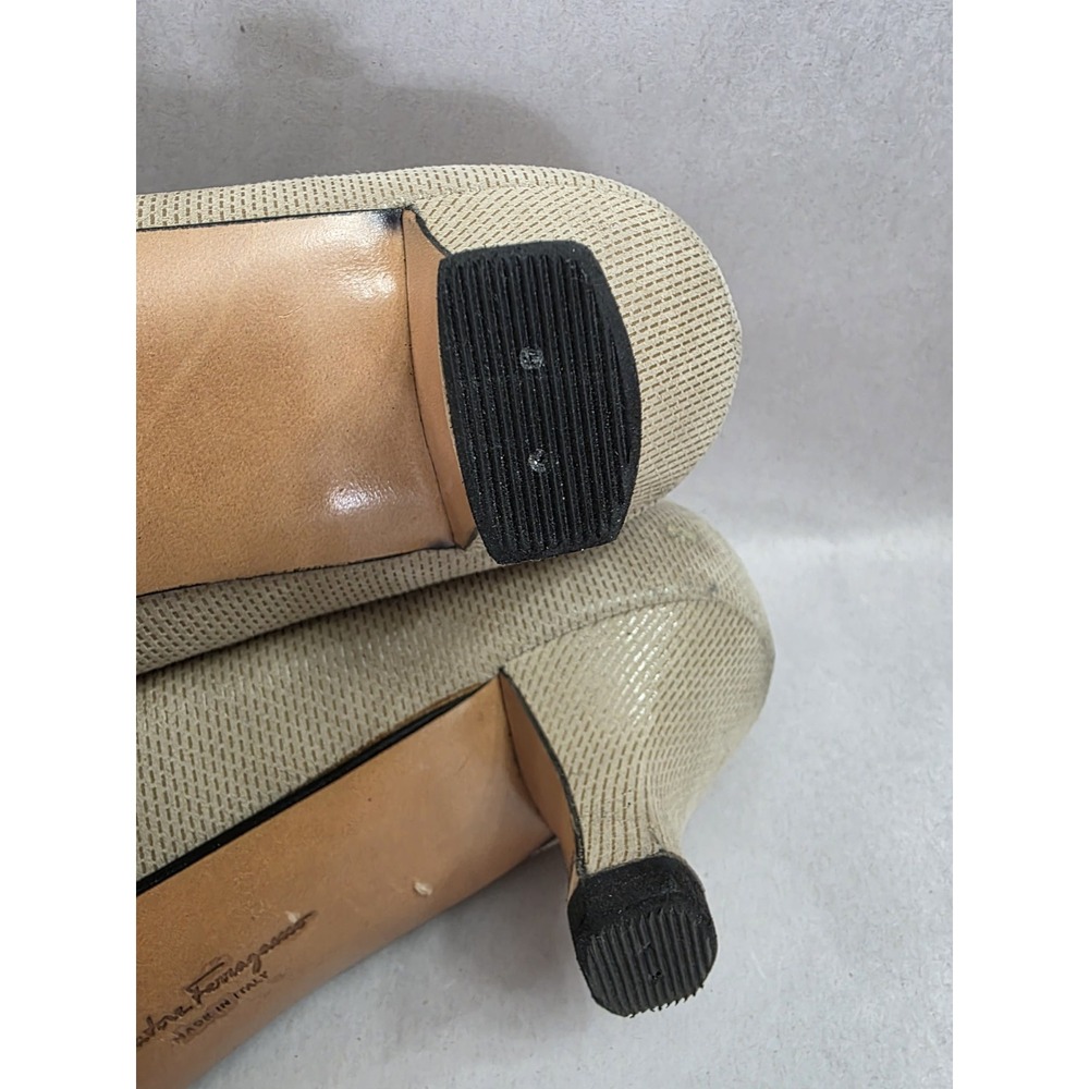 Salvatore Ferragamo (Sz 8 2A) Pumps Cream Shoes Heels. Narrow - Picture 13 of 14